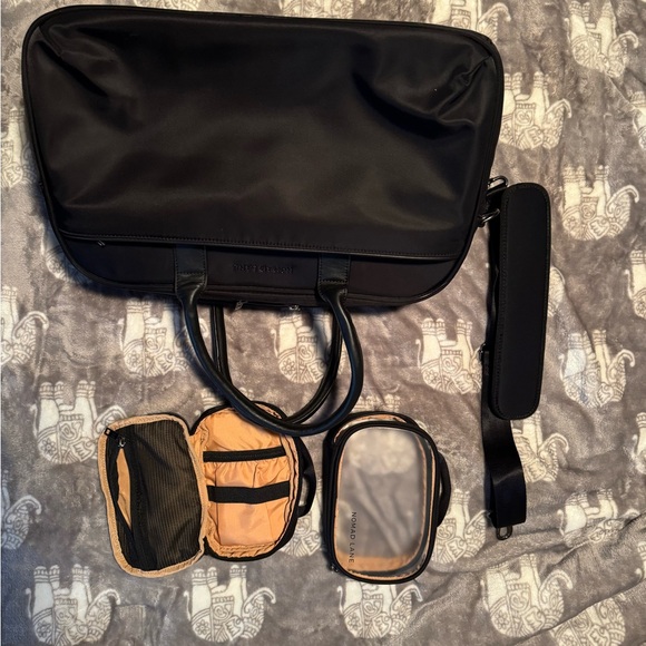 Nomad Lane Black Bento Bag V. 4 Travel Bag + Toiletry & Electronics Bags - Picture 4 of 14